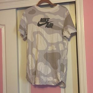 Men’s Nike white camo t-shirt